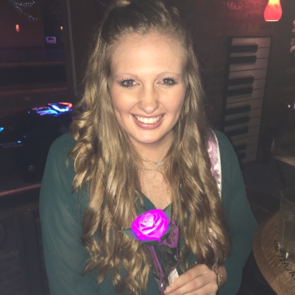 Meet your Posher, Brenna - Picture 1 of 1